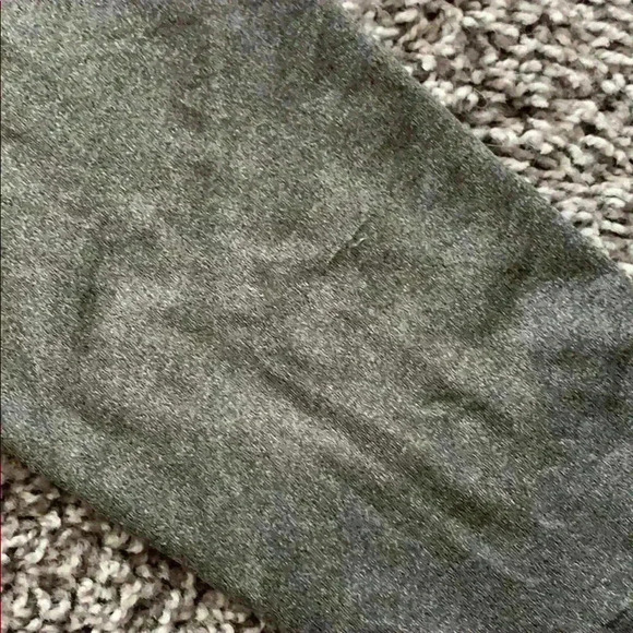 Women’s Under Armour 3/4 Heat-gear - Size Small - Picture 2 of 3